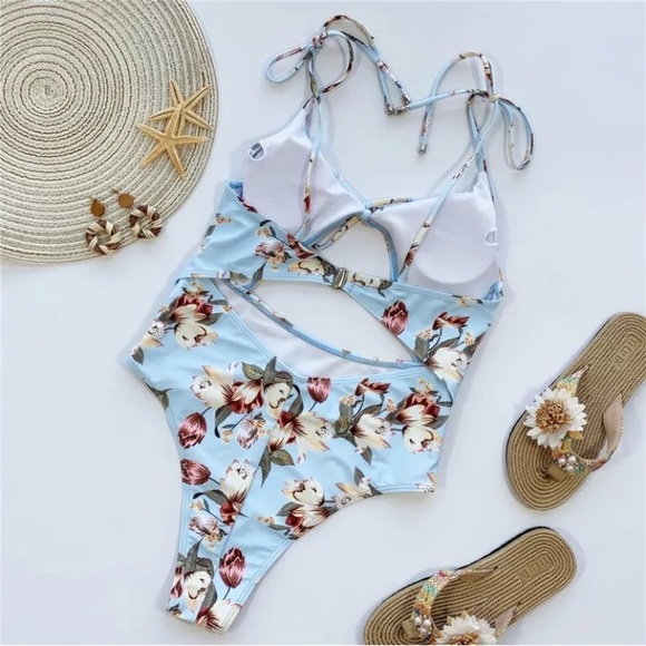 CLEARANCE Light Blue Floral Keyhole Open Bust 1Pc Swimsuit - Picture 7 of 7